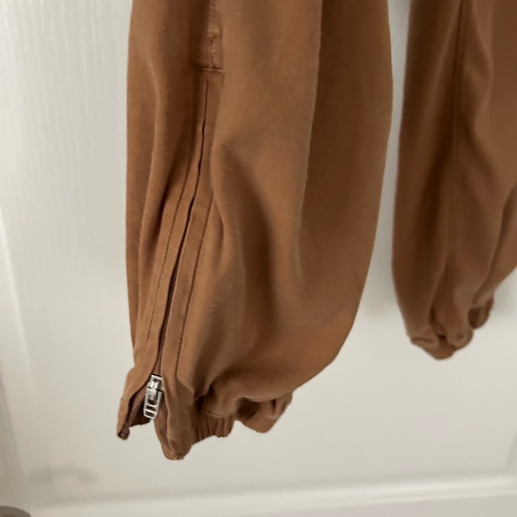lululemon athletica Pants in Brown - Picture 5 of 5